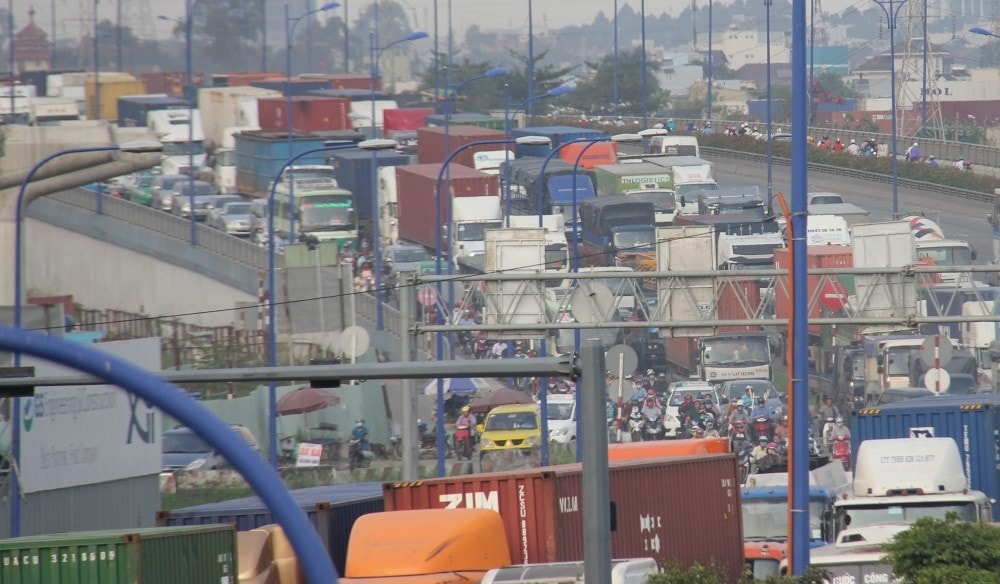 Kẹt xe tại nút giao Mỹ Thủy