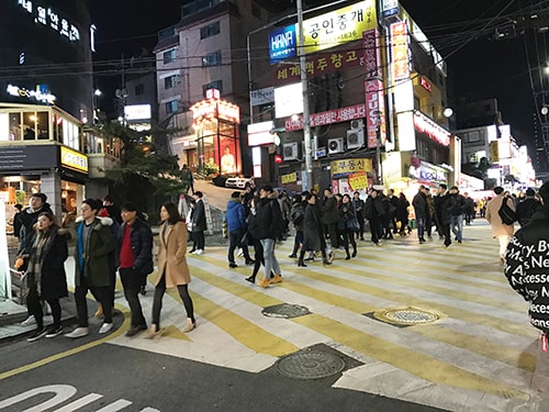 Đêm trên đường phố Seoul