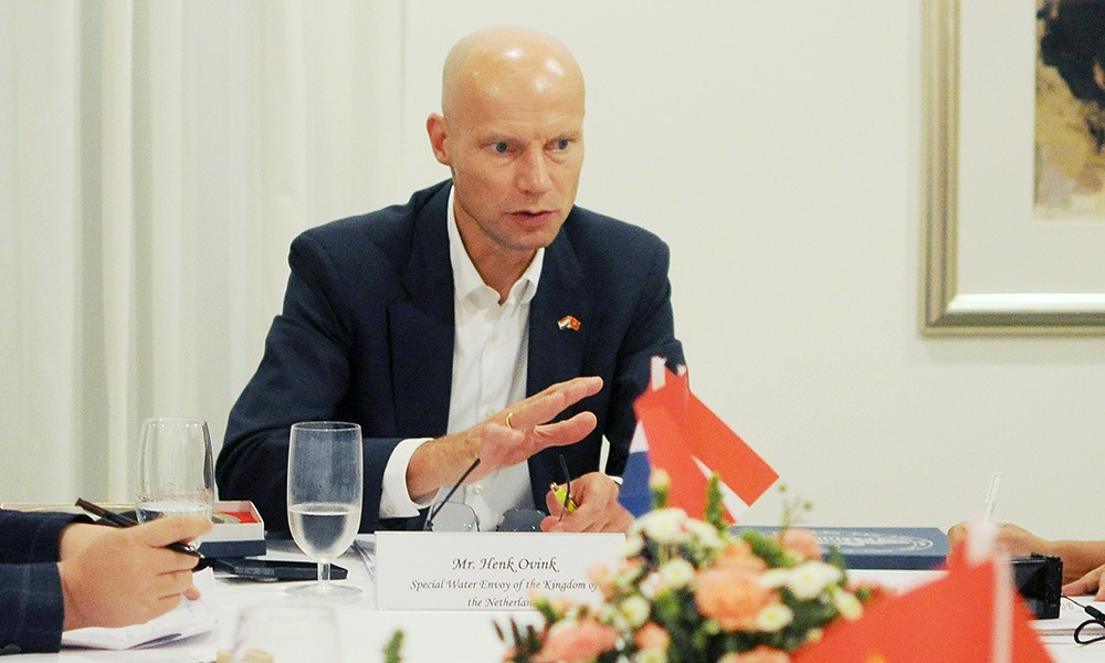 Ông Henk Ovink - Đặc sứ về nước của Vương quốc Hà Lan trong buổi họp báo ngày 6.11