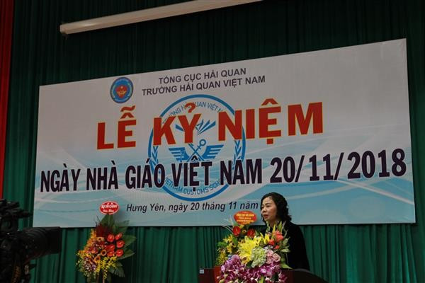 Thứ trưởng Bộ Tài chính Vũ Thị Mai phát biểu tại buổi lễ