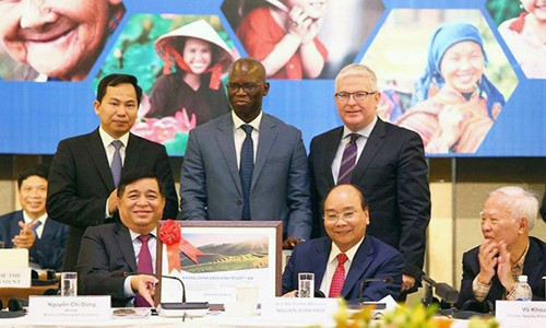 Thủ tướng Nguyễn Xuân Phúc tham dự Diễn đàn Cải cách và Phát triển Việt Nam.