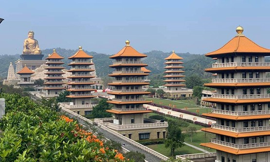 Phật Quang Sơn Tự là địa điểm thờ phụng Phật Giáo mang tầm vóc quốc tế, một trong những ngôi chùa lớn nhất Đài Loan