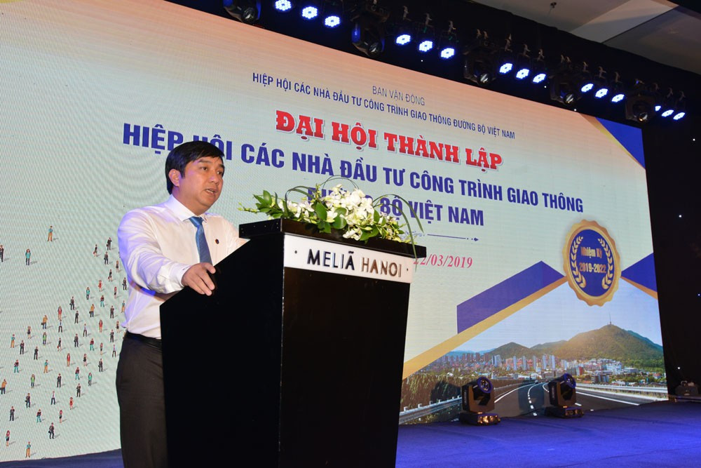 Ông Hồ Minh Hoàng – Trưởng ban Vận động thành lập Hiệp hội AVINA phát biểu khai mạc và báo cáo hoàn thành nhiệm vụ (Ảnh: Phó Bá Cường)