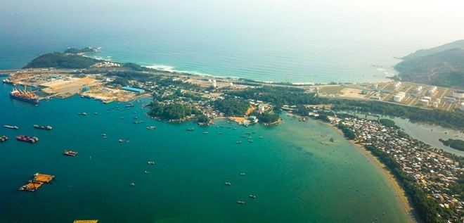 Vùng biển dự kiến xây cảng tổng hợp - container tại Khu kinh tế Dung Quất - Ảnh: Minh Hoàng