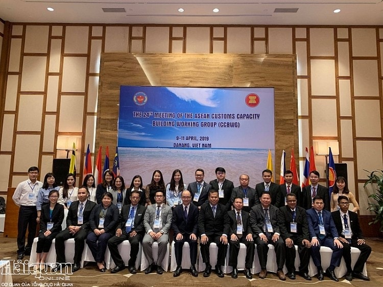 Đại diện Hải quan các nước ASEAN dự phiên họp