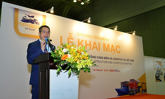Ông Đào Trọng Khoa, Phó Chủ tịch Hiệp hội Doanh nghiệp dịch vụ Logistics Việt Nam phát biểu khai mạc sự kiện (Ảnh: Phó Bá Cường)