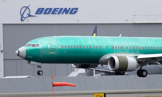 Khôi phục hoạt động của 737 Max hiện là điều quan trọng nhất đối với Boeing - Ảnh: AP