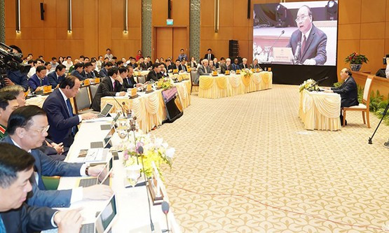 Thủ tướng Nguyễn Xuân Phúc chủ trì phiên họp Chính phủ đầu tiên qua hệ thống e-Cabinet