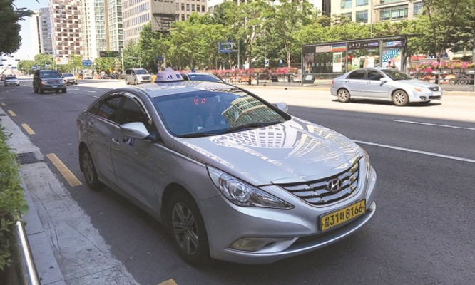 Xe ứng dụng công nghệ gắn mào trên đường phố Hàn Quốc