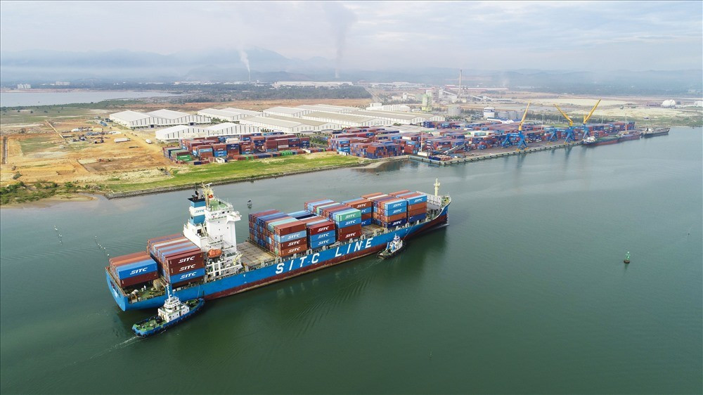 Tàu SITC HEBEI tải trọng 22.000 tấn cập cảng Chu Lai