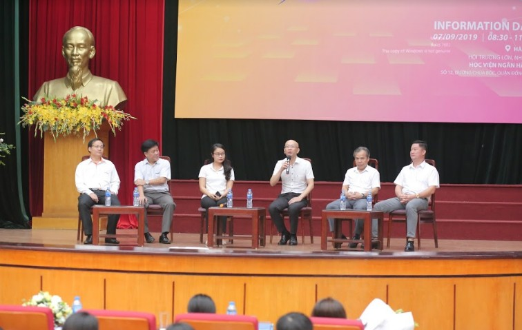 Ngày hội Thông tin 2019 tại Hà Nội với sự điều phối từ Trưởng ban tổ chức cuộc thi ông Trần Thanh Hải, Phó Cục Trưởng Cục Xuất nhập khẩu, Bộ Công Thương và sự góp mặt tham gia của các chuyên gia, doanh nghiệp logistics