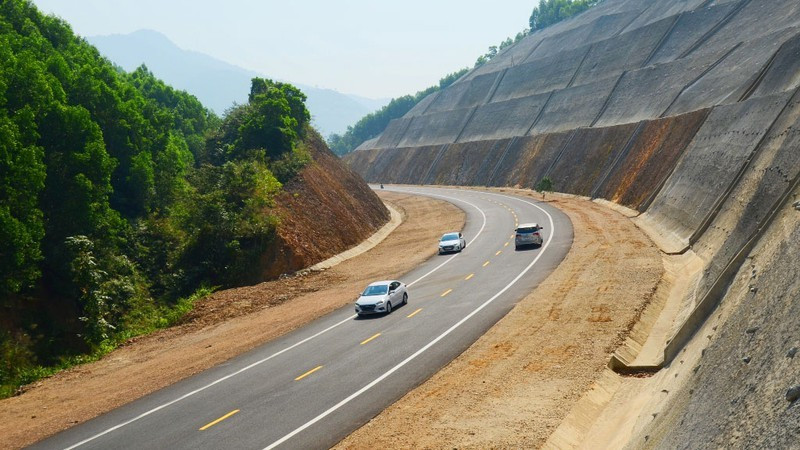 Khi hoàn thành, cao tốc Cam Lộ - La Sơn sẽ kết nối với đoạn La Sơn - Túy Loan, tạo liên hoàn 