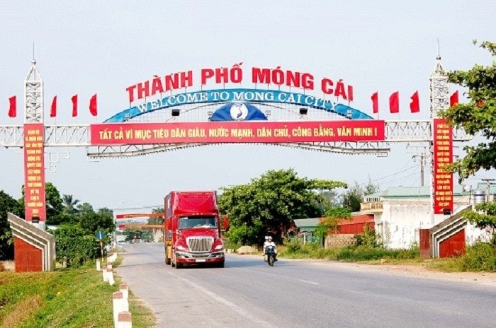 Thành phố có 7 bến cảng, 9 bến thuỷ nội địa, 16 điểm kiểm tra hàng hoá xuất khẩu... được đầu tư đồng bộ về trang thiết bị kỹ thuật phục vụ cho việc kiểm soát hàng hoá xuất khẩu