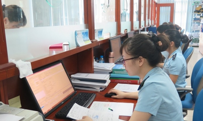 Hoạt động nghiệp vụ tại Chi cục Hải quan cửa khẩu sân bay quốc tế Nội Bài. Ảnh: N.Linh