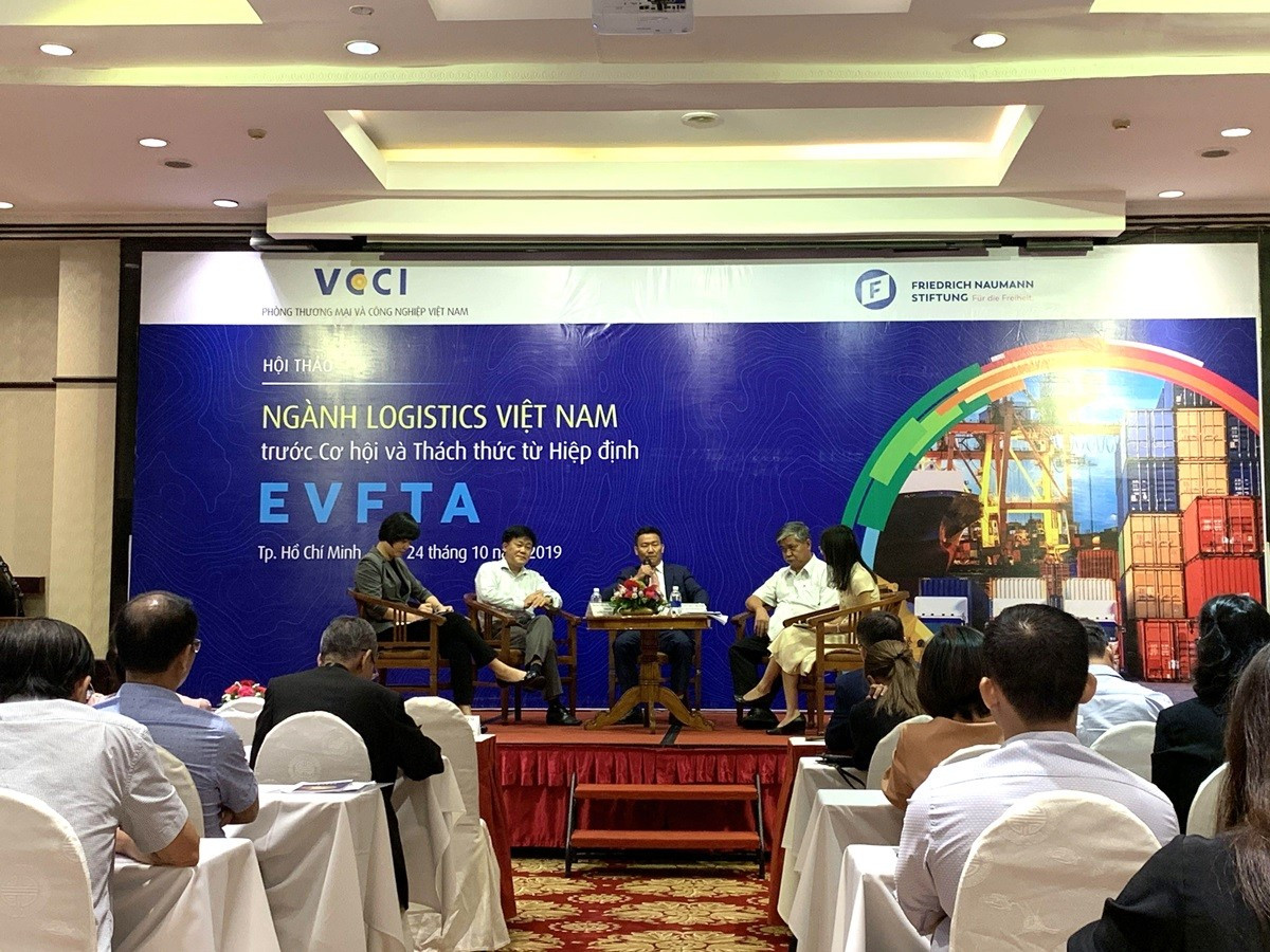Hội thảo có sự tham gia của đại diện Bộ Công Thương, VCCI, Hiệp hội chủ hàng Việt Nam và doanh nghiệp logistics
