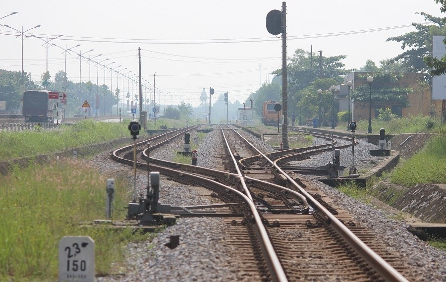 Cùng với đầu tư hệ thống kết cấu hạ tầng giao thông đường thủy nội địa, Quảng Trị cần nâng cao năng lực chứa và xếp dỡ các nhà ga, trong đó có 2 ga vận chuyển hàng hóa trên tuyến đường sắt Bắc - Nam là Hà Thanh và Diên Sanh