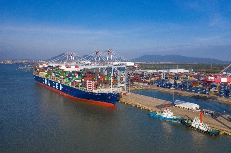Hãng tàu CMA CGM của Pháp là một trong những hãng tàu lớn nhất thế giới và là thành viên của Liên minh Hãng tàu Ocean Alliance làm hàng tại CMIT
