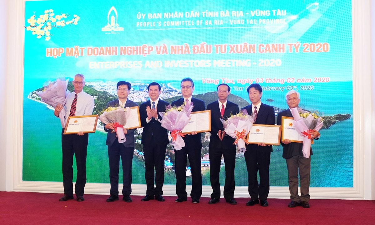 05 doanh nghiệp, nhà đầu tư được nhận Giấy chứng nhận đăng ký đầu tư, Quyết định chủ trương đầu tư của tỉnh Bà Rịa – Vũng Tàu (Ảnh: Quang Anh)