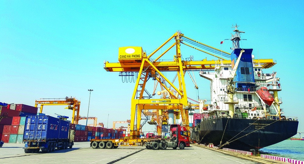 Hệ thống cảng biển Việt Nam được kỳ vọng sẽ được hoàn thiện hơn về hạ tầng, kết nối để đáp ứng nhu cầu hàng hóa tăng cao trong giai đoạn mới (Trong ảnh: Cảng Hải Phòng)