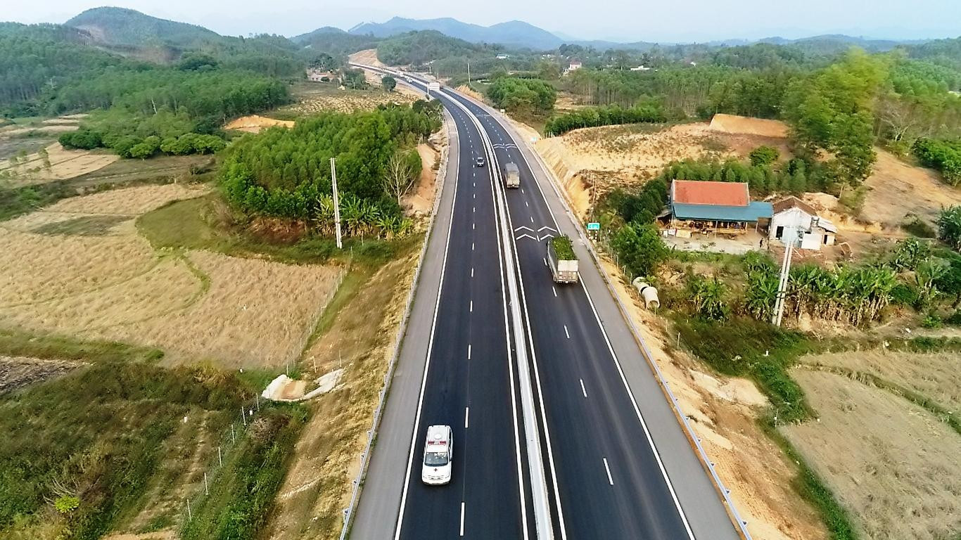 Việc đưa vào khai thác tuyến cao tốc Bắc Giang - Lạng Sơn sẽ rút ngắn thời gian di chuyển từ Hà Nội lên Lạng Sơn và ngược lại