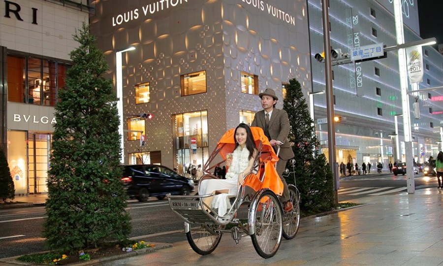 Cyclo Limousine trên đường phố Ginza, Tokyo
