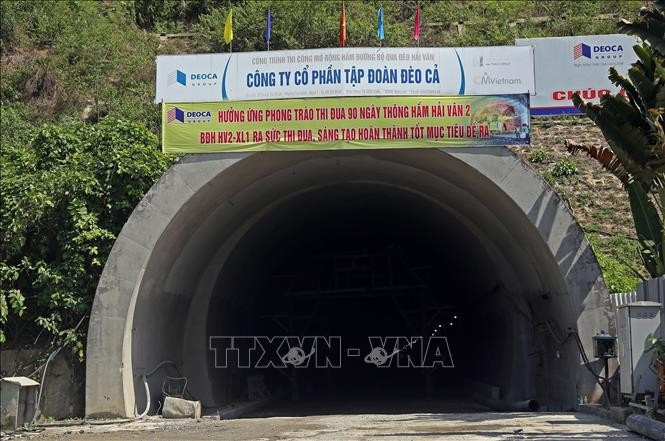 Công trình hầm đường bộ Hải Vân 2. Ảnh: TTXVN