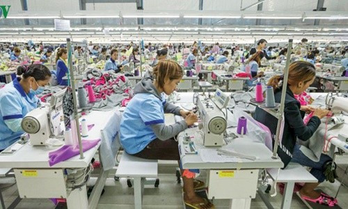 Kim ngạch xuất khẩu của ngành dệt may sụt giảm mạnh trong tháng 4