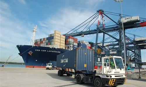 Đề xuất cân bằng giá dịch vụ giữa các tác nghiệp bốc dỡ sẽ đảm bảo được quyền lợi cho doanh nghiệp cảng Việt Nam - Ảnh minh họa