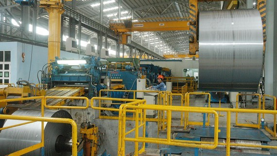 Sản xuất thép tại Công ty Thép miền Nam - Ảnh: CAO THĂNG