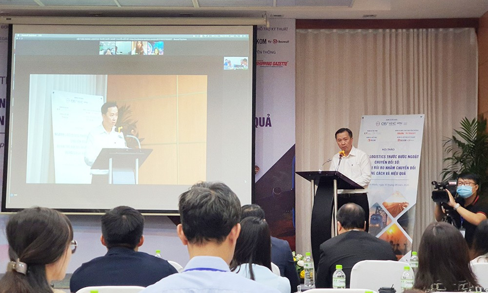 Ông Huỳnh Minh Vũ, Phó Giám đốc Trung tâm hỗ trợ Hội nhập TP. HCM phát biểu khai mạc tại Hội thảo