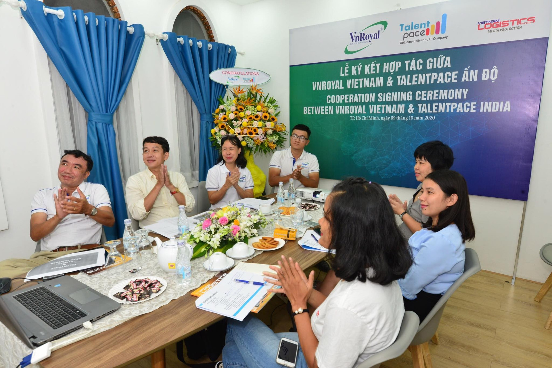 The coopration projects between VnRoyal and TalentPace are the first step to create more opportunities for connection and development of enterprises in Vietnam (Photo Pho Ba Cuong)