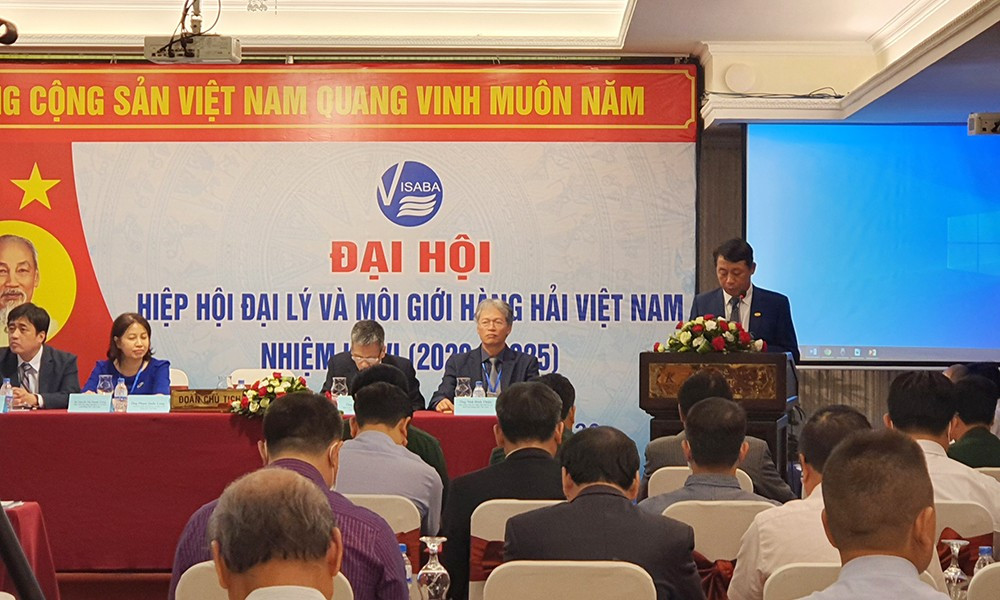 Ông Phạm Quốc Long, Chủ tịch Hiệp hội VISABA phát biểu khai mạc tại Đại hội