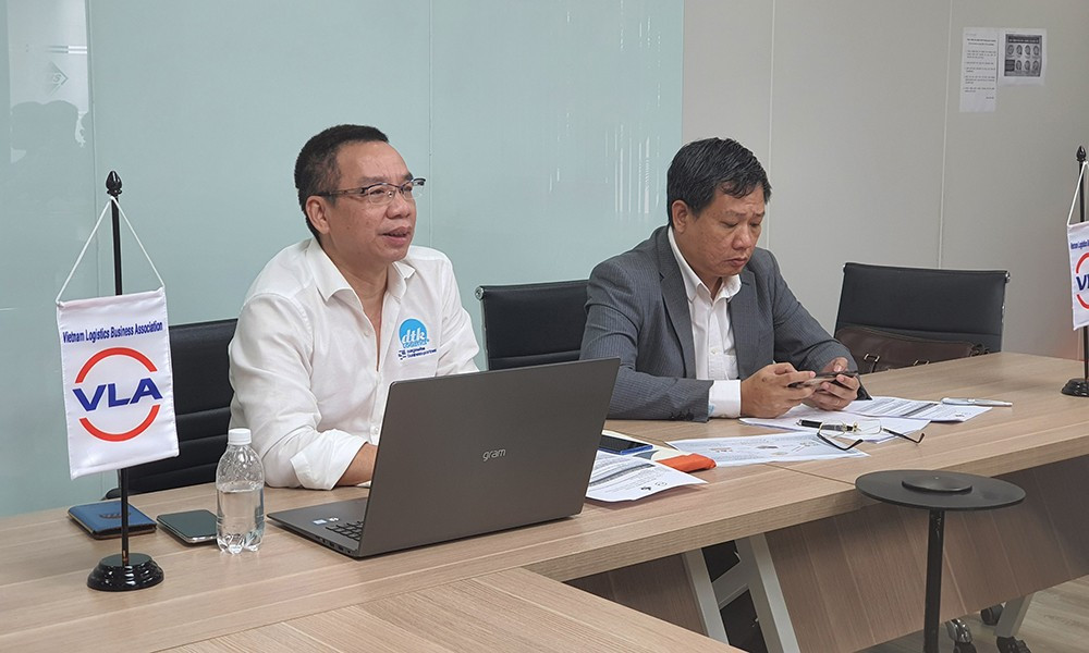 Ông Đào Trọng Khoa, Phó Chủ tịch Hiệp hội VLA cùng ông Nguyễn Duy Minh, Tổng Thư ký Hiệp hội VLA chủ trì buổi Hội thảo