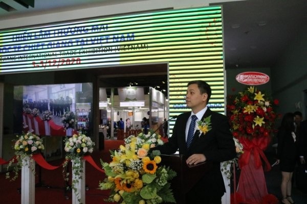 Ông Tô Ngọc Sơn, Phó Vụ trưởng thị trường Châu Á, Châu Phi - Bộ Công Thương phát biểu tại triễn lãm thương mại quốc tế Chiết Giang tại Việt Nam - Ảnh: Mỹ Nhân