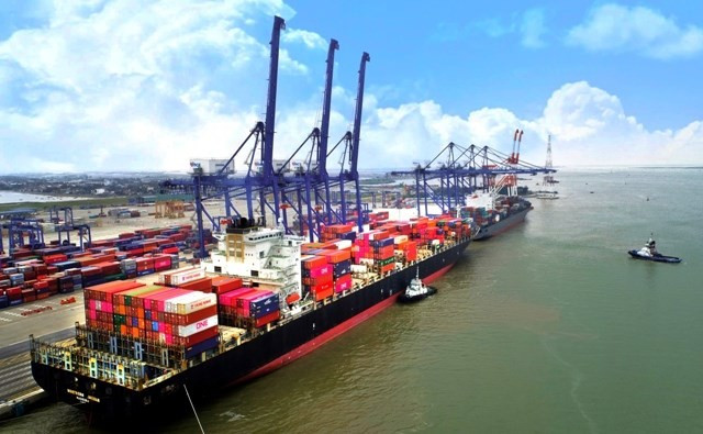 Cảng container quốc tế Hải Phòng thuộc khu Bến cảng Lạch Huyện - Ảnh: Đỗ Trọng Luân