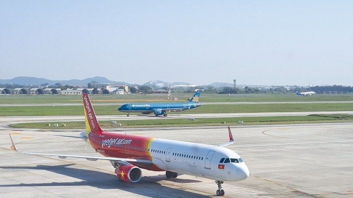 Theo định hướng đến năm 2050, số lượng cảng hàng không cả nước chỉ dừng ở con số 30 (Trong ảnh: Máy bay hạ cánh tại sân bay quốc tế Nội Bài, Hà Nội)