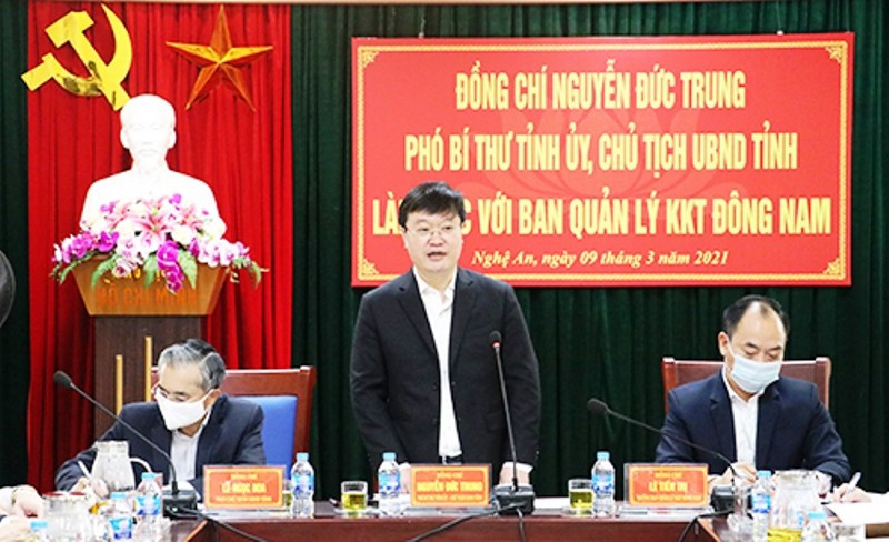 Chủ tịch UBND tỉnh Nghệ An Nguyễn Đức Trung chủ trì buổi làm việc