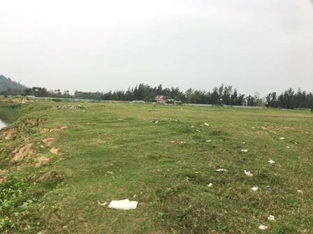 Gần 4 năm sau khi được UBND tỉnh Hà Tĩnh chấp thuận chủ trương đầu tư, dự án Khu khách sạn, biệt thự nghỉ dưỡng Lộc Hà vẫn chỉ là một bãi đất hoang