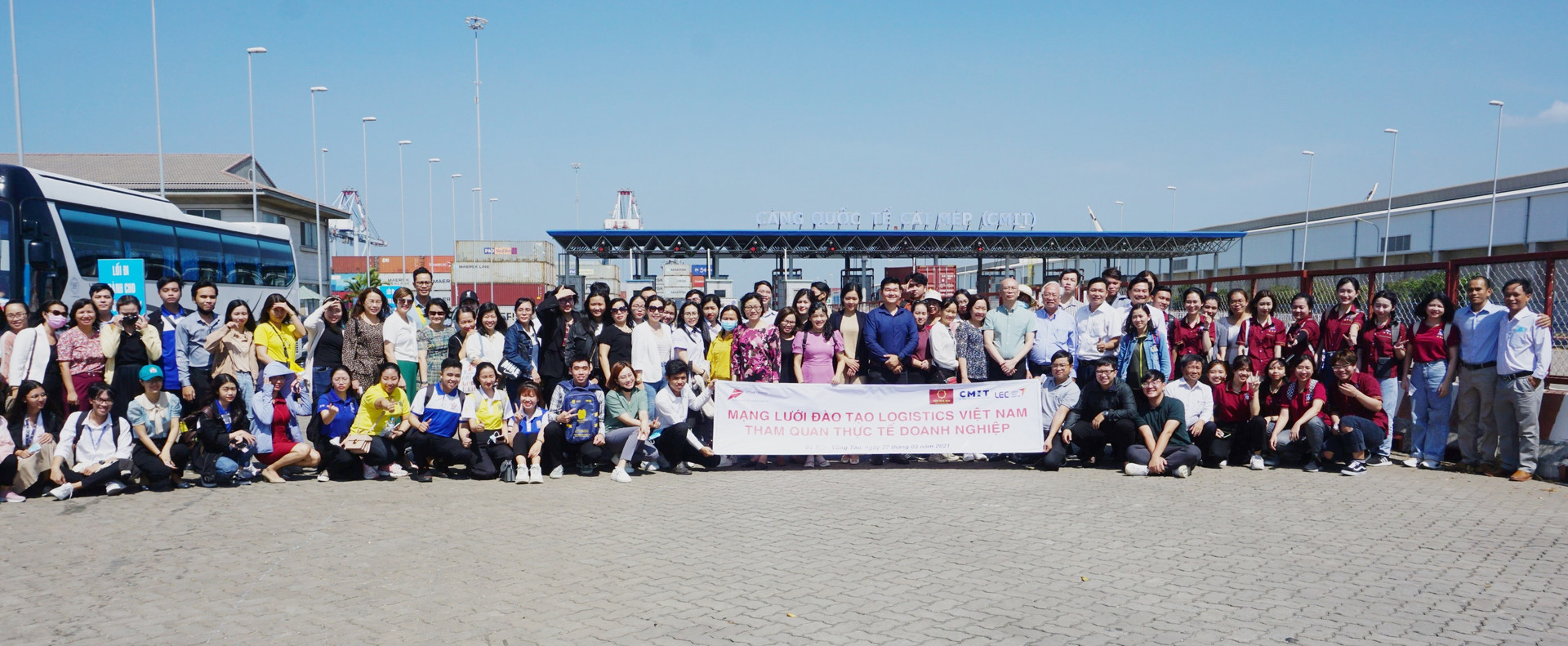 Đoàn tham quan tại Cảng Quốc tế Cái Mép (CMIT)