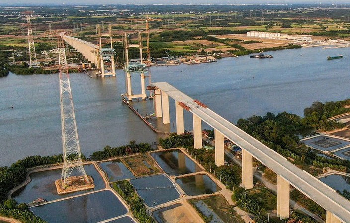Cầu Bình Khánh nối huyện Cần Giờ với huyện Nhà Bè (TP. HCM) đang được đẩy nhanh tiến độ thi công