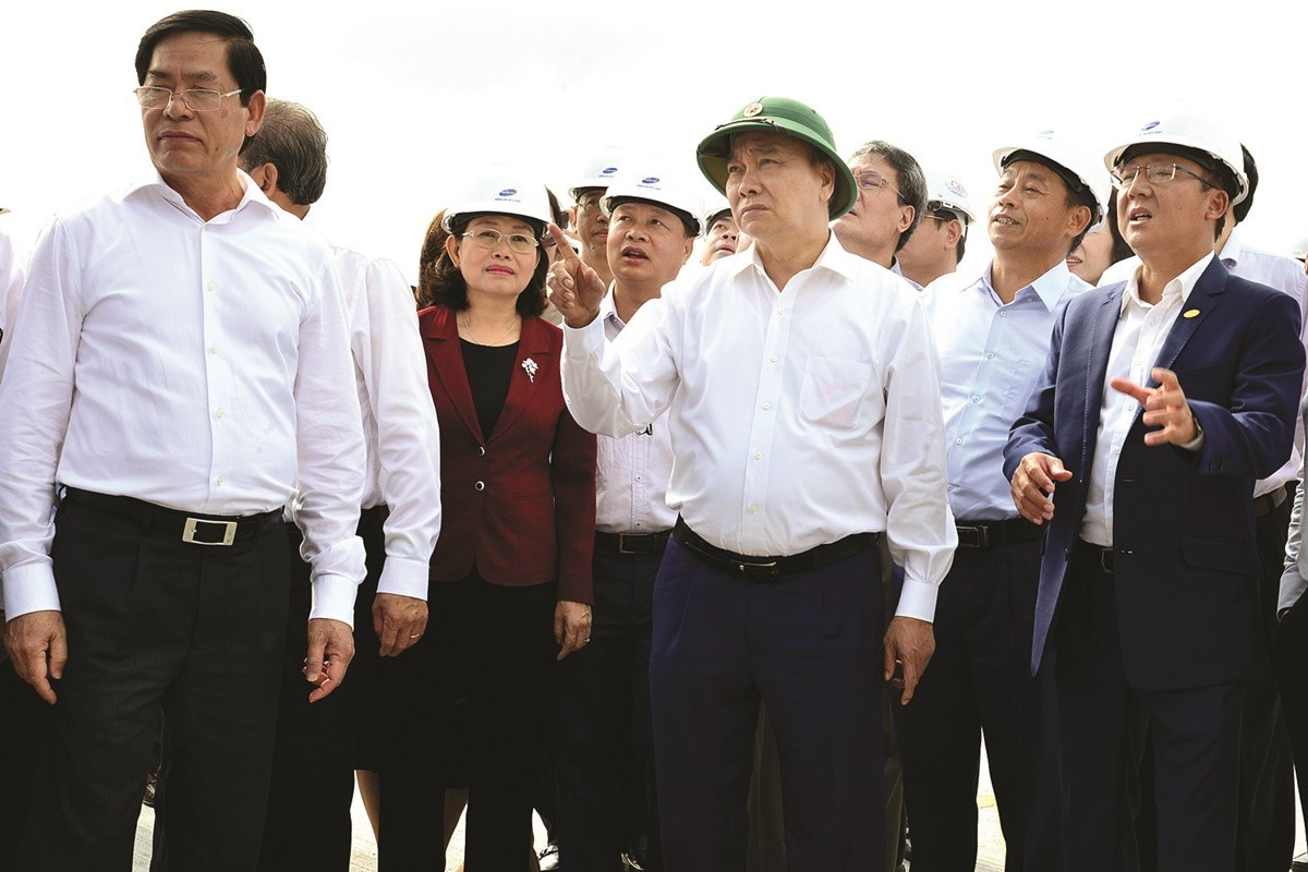 On Mar 20th, Prime Minister Nguyen Xuan Phuc and the delegation had a visit to inspect 3 ports along the deep-water seaport Cai Mep - Thi Vai