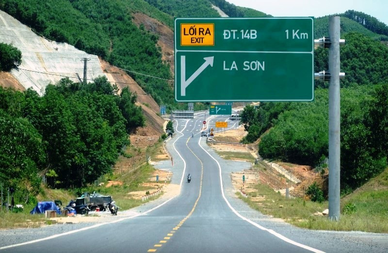 Một góc tuyến cao tốc La Sơn - Túy Loan (Ảnh: DCG)