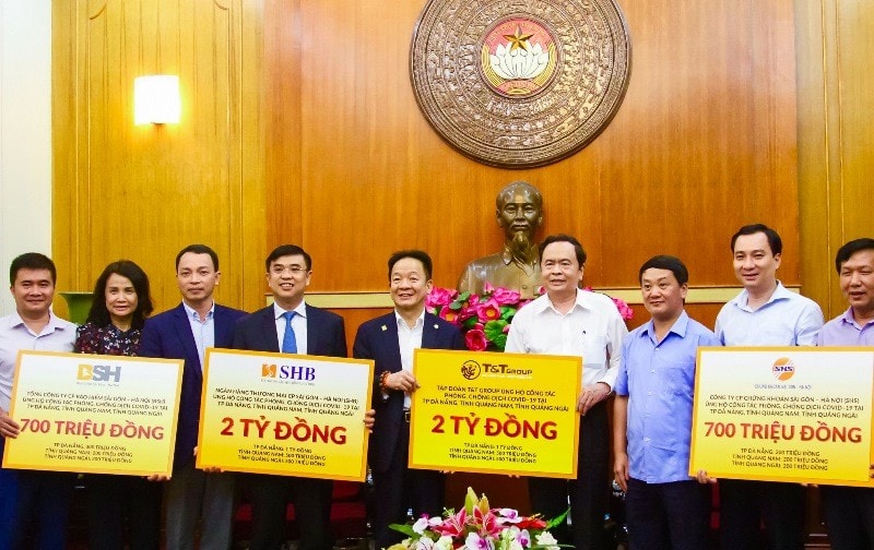Hệ sinh thái của doanh nhân Đỗ Quang Hiển luôn tiên phong trong các công tác phòng chống dịch COVID-19