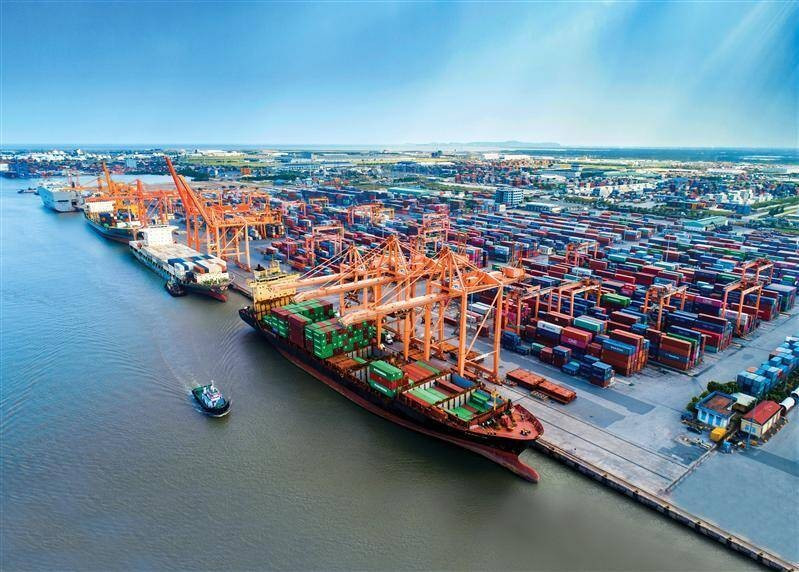 Hệ thống cảng biển Việt Nam đã và đang dần hoàn thiện, tận dụng được tiềm năng lợi thế đất nước với hơn 3.200 km bờ biển (Ảnh minh họa)