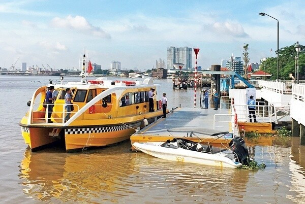 Tuyến buýt sông đầu tiên ở TP. HCM thu hút khách du lịch