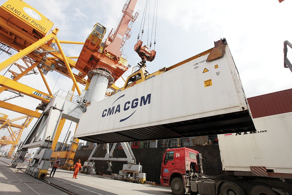 Cước vận tải container tăng nhưng phần lớn lợi nhuận rơi vào tay các hãng tàu ngoại - Ảnh: Đức Thanh