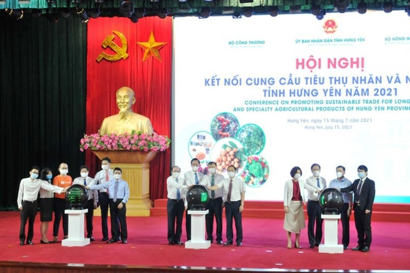 Hội nghị kết nối tiêu thụ nhãn lồng và nông sản Hưng Yên qua 61 điểm cầu các quốc gia, vùng lãnh thổ - Ảnh: Hồng Hạnh