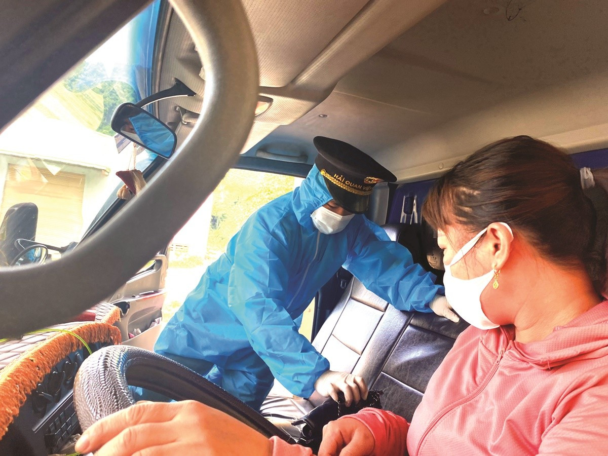 In a short time, consecutive cases of COVID-19 in the community of two provinces of Nghe An and Ha Tinh have made the two localities become 'hot spots' for the epidemic