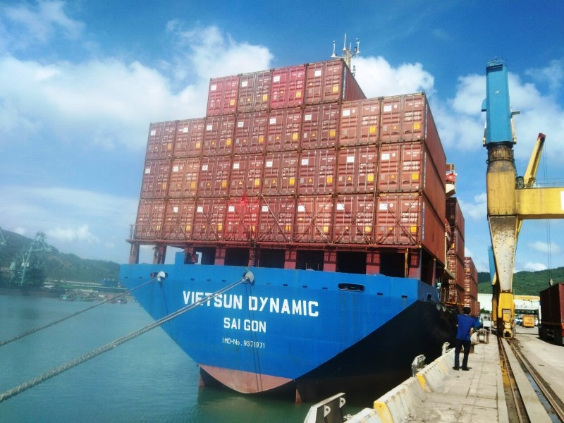 Vietsun hỗ trợ tàu hàng vận chuyển 62 container nhu yếu phẩm của nhân dân Thanh Hóa vào tâm dịch thành phố mang tên Bác - Ảnh: Đình Hưng
