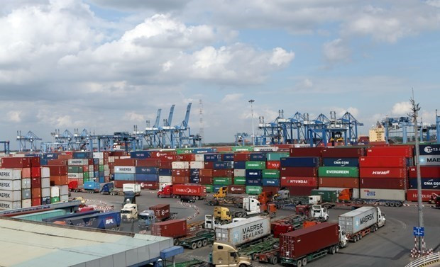  Đến hết ngày 2/8, lượng container tồn đọng tại cảng Cát Lái lên đến 106.717 container 20 feet, chiếm 86% dung lượng bãi